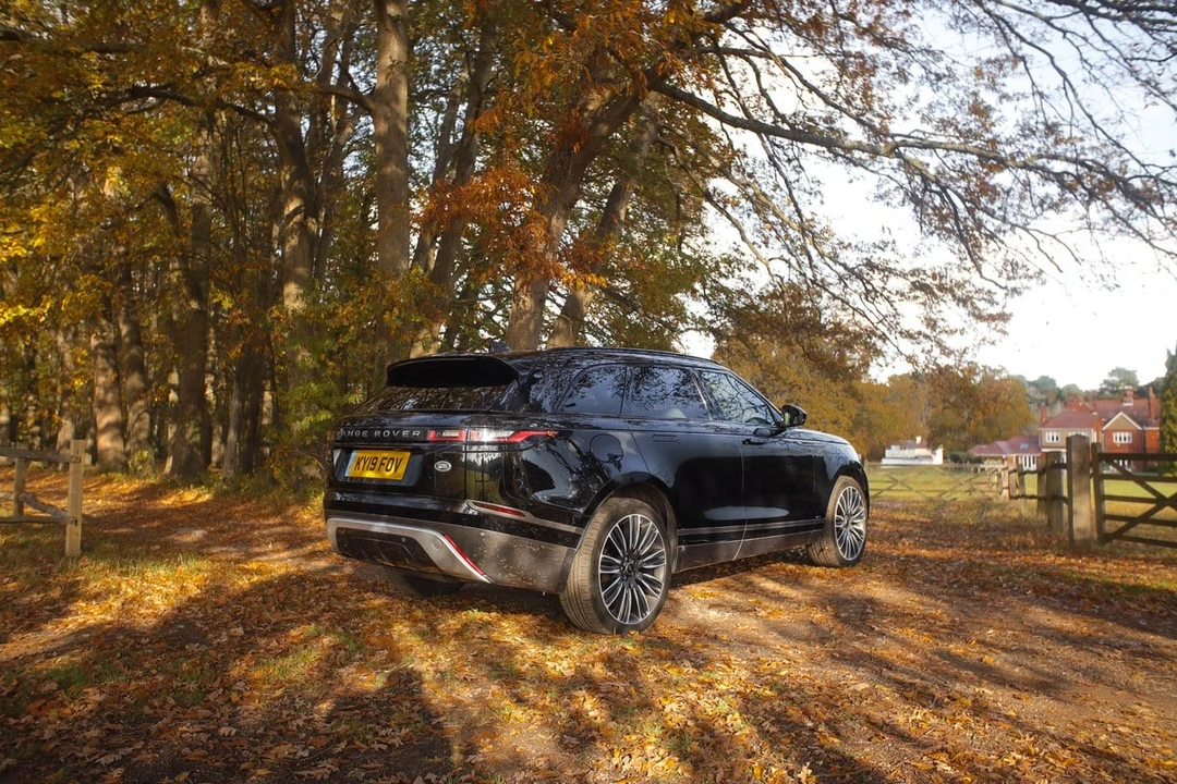 2019 Land Rover Range Rover Velar - Image 2 of 30
