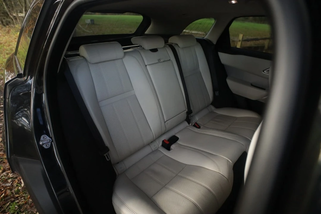 2019 Land Rover Range Rover Velar - Image 19 of 30
