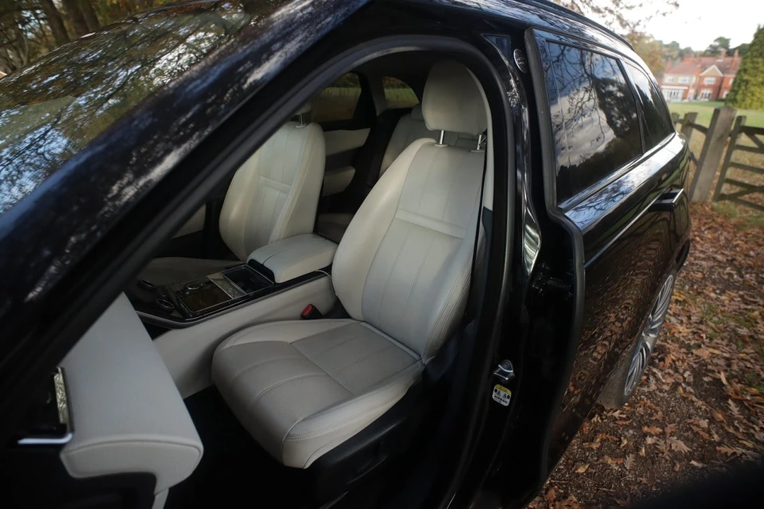 2019 Land Rover Range Rover Velar - Image 23 of 30