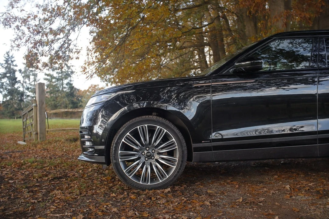 2019 Land Rover Range Rover Velar - Image 11 of 30