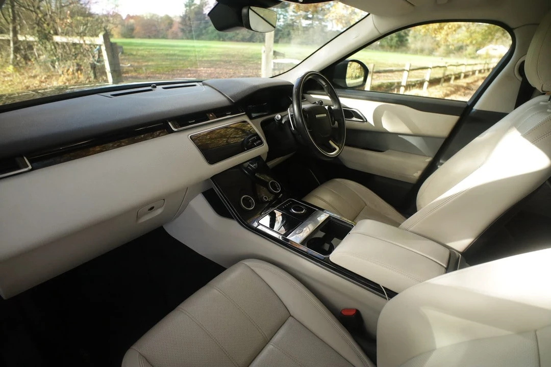 2019 Land Rover Range Rover Velar - Image 27 of 30