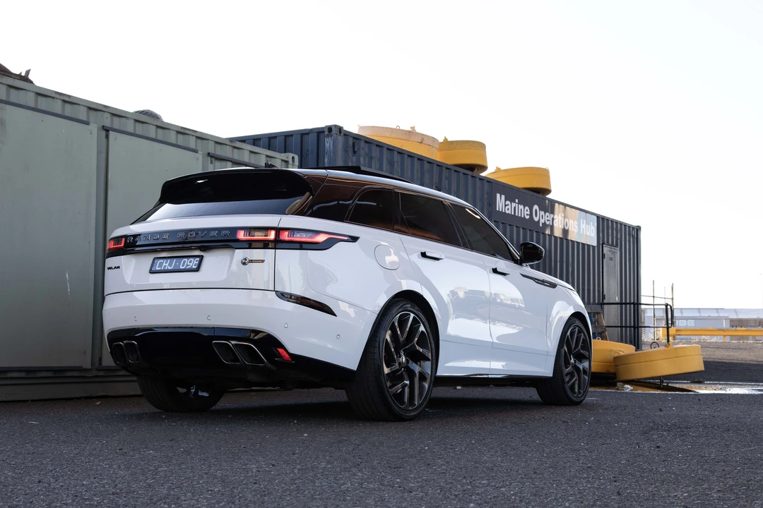 2019 Land Rover Range Rover Velar - Image 14 of 31