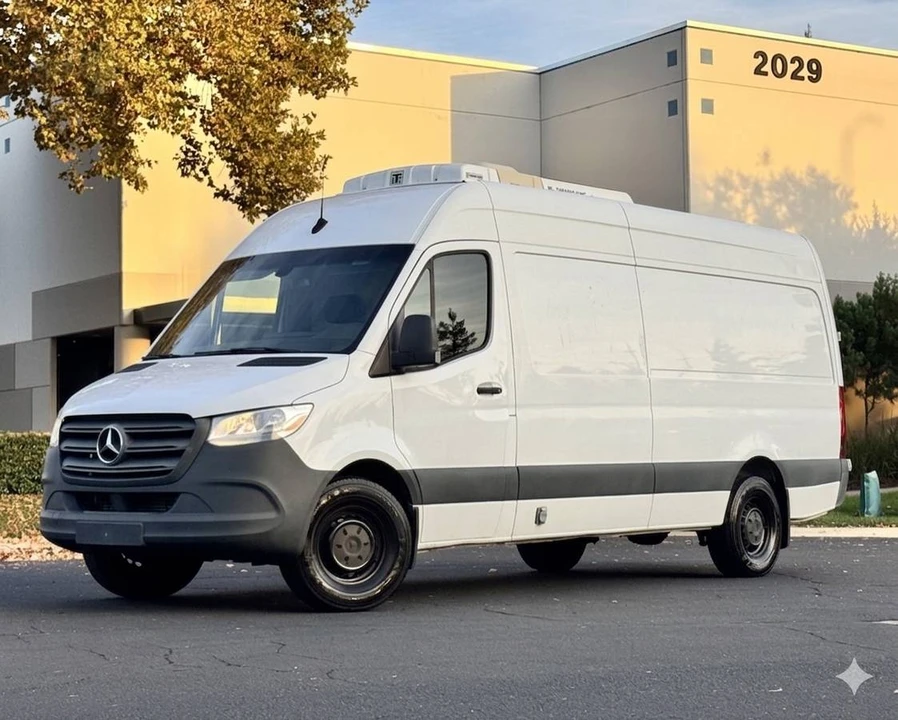 2019 Mercedes-Benz VS30 Sprinter - Image 2 of 13