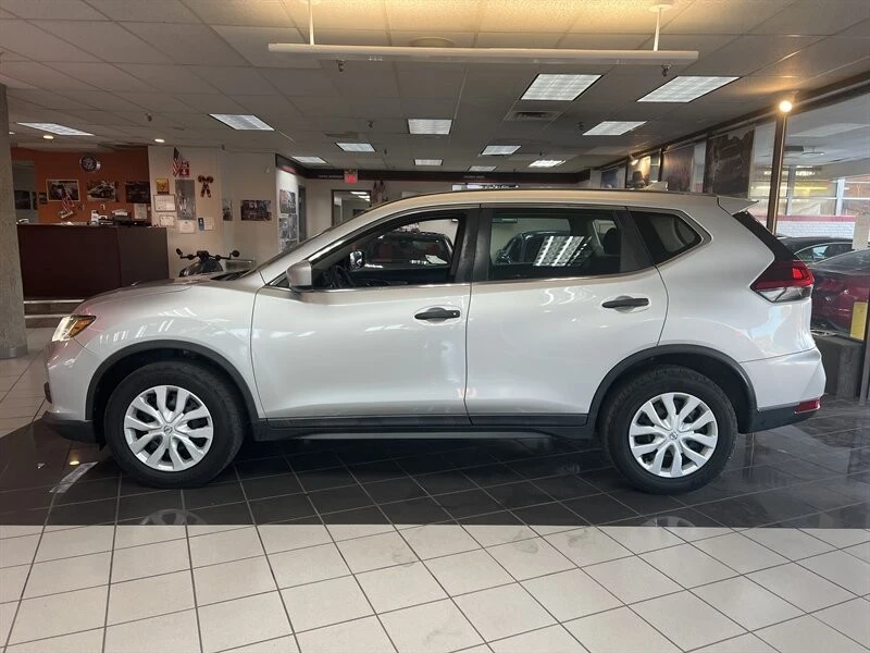 2019 Nissan Rogue - Image 2 of 4