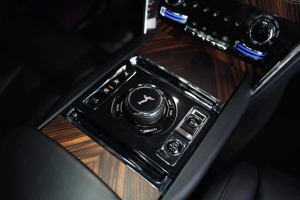 2019 Rolls-Royce Cullinan - Image 13 of 20