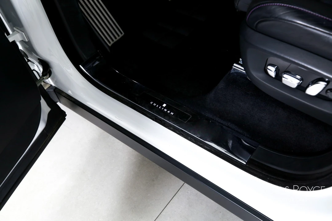 2019 Rolls-Royce Cullinan - Image 16 of 31