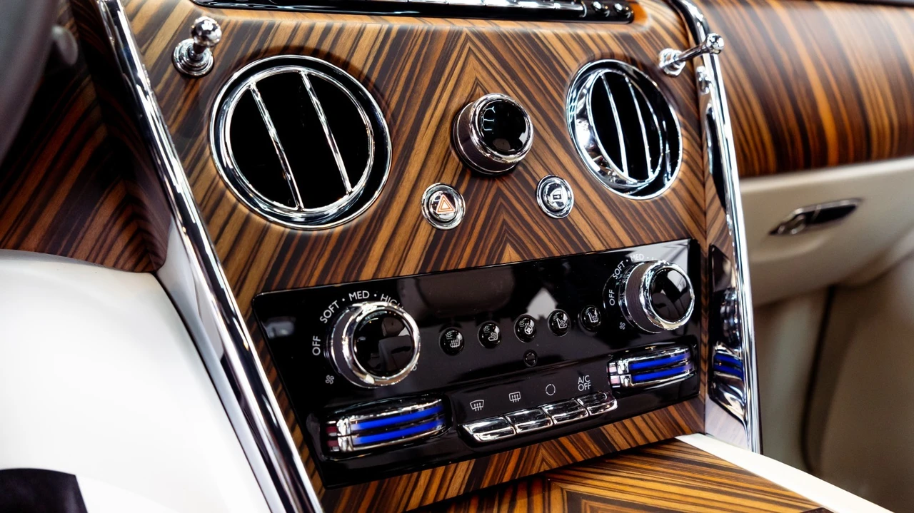 2019 Rolls-Royce Cullinan - Image 14 of 27