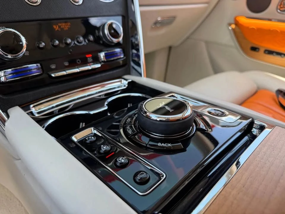 2019 Rolls-Royce Cullinan - Image 17 of 17