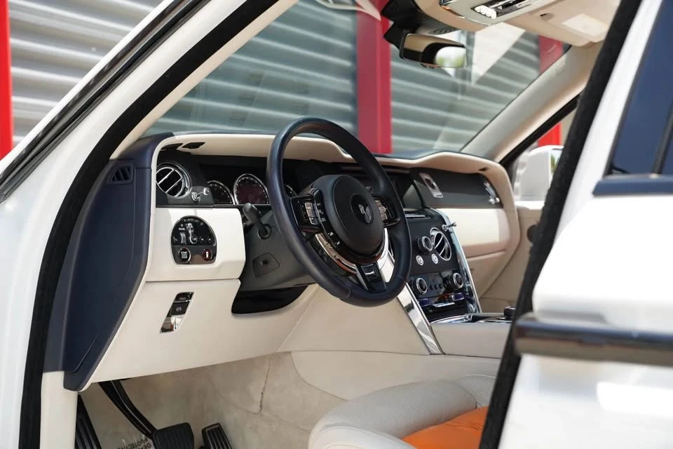 2019 Rolls-Royce Cullinan - Image 10 of 17