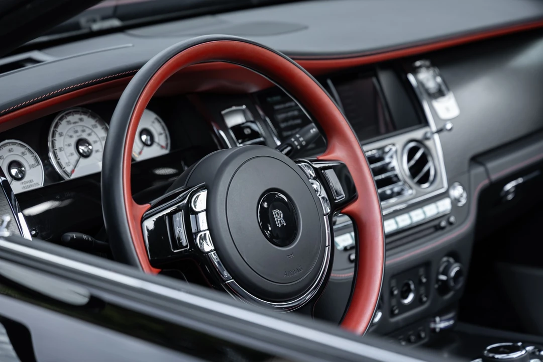 2019 Rolls-Royce Dawn Black Badge - Image 15 of 21