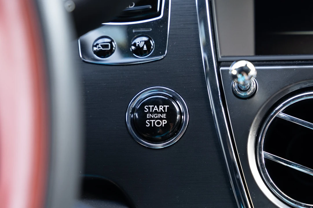 2019 Rolls-Royce Dawn Black Badge - Image 18 of 21