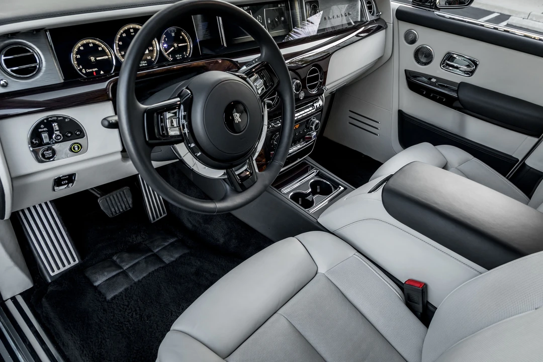 2019 Rolls-Royce Phantom VIII - Image 17 of 26