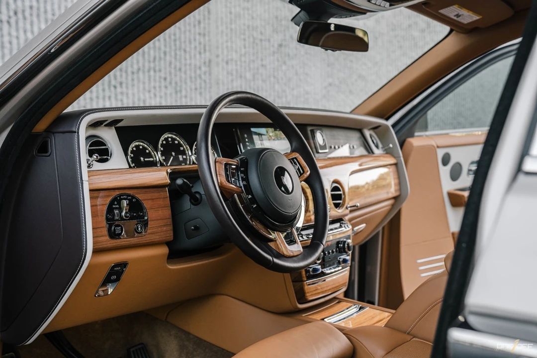 2019 Rolls-Royce Phantom VIII - Image 2 of 21
