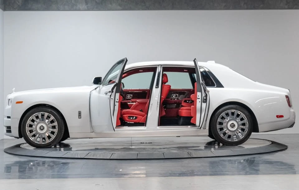 2019 Rolls-Royce Phantom VIII - Image 9 of 14