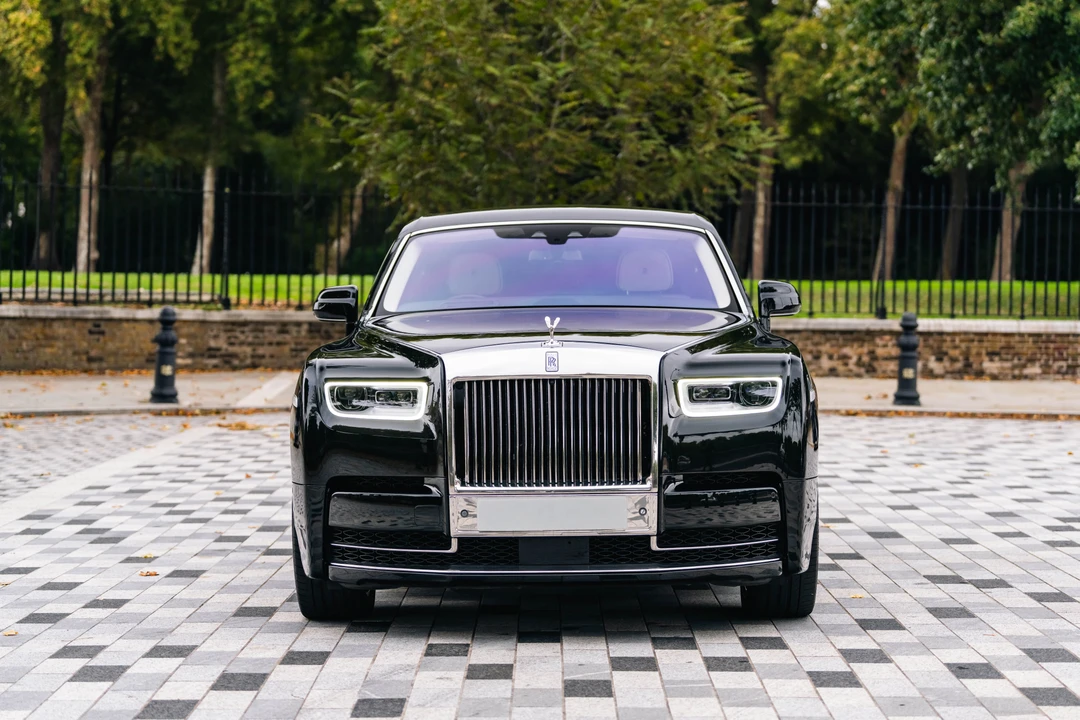 2019 Rolls-Royce Phantom VIII - Image 2 of 31