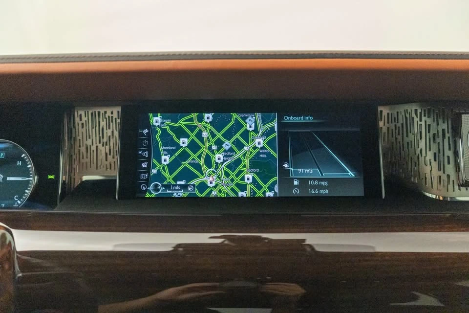 2019 Rolls-Royce Phantom VIII - Image 16 of 19
