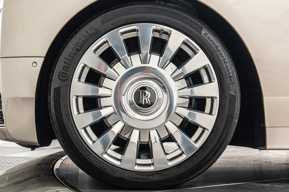 2019 Rolls-Royce Phantom VIII - Image 6 of 15