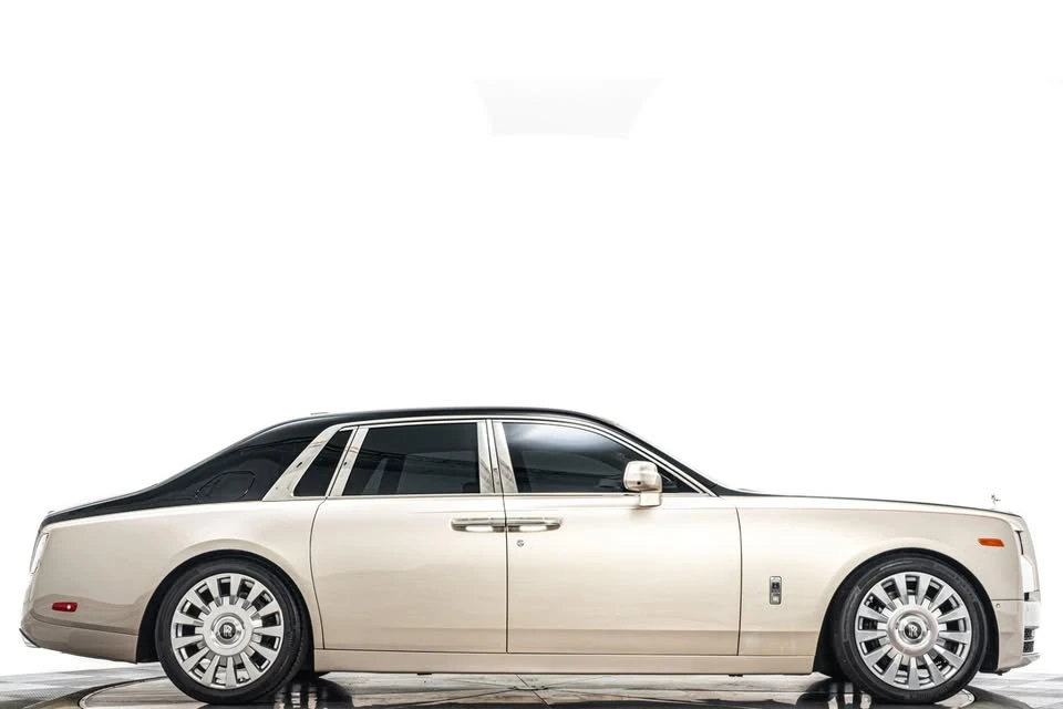 2019 Rolls-Royce Phantom VIII - Image 2 of 3