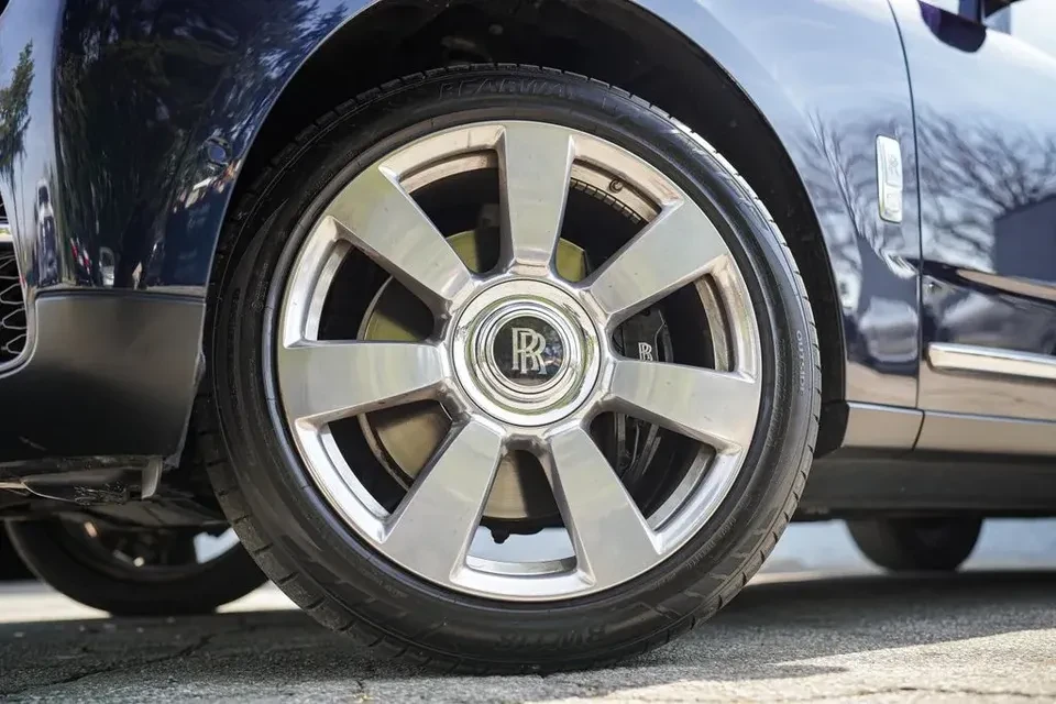 2019 Rolls-Royce Cullinan - Image 8 of 17
