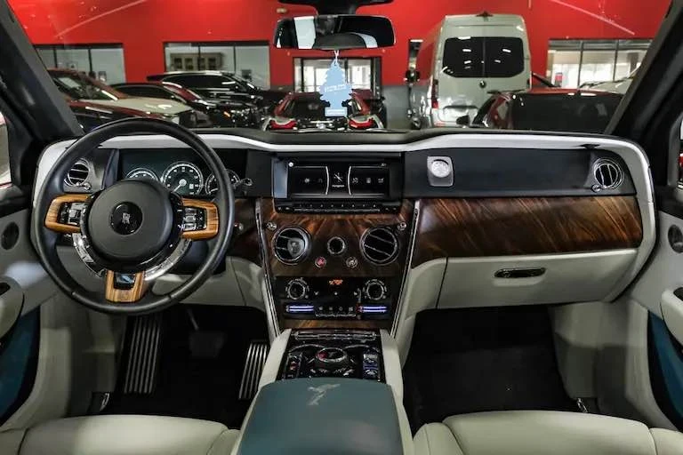 2019 Rolls-Royce Cullinan - Image 10 of 11