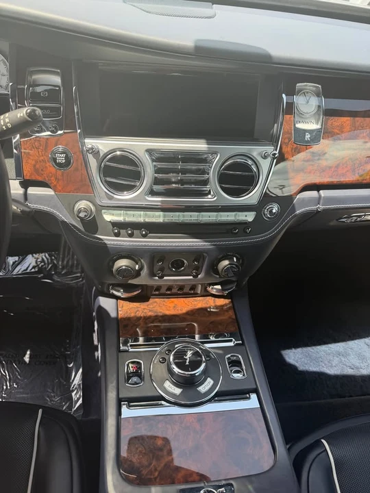 2019 Rolls-Royce Dawn - Image 9 of 17