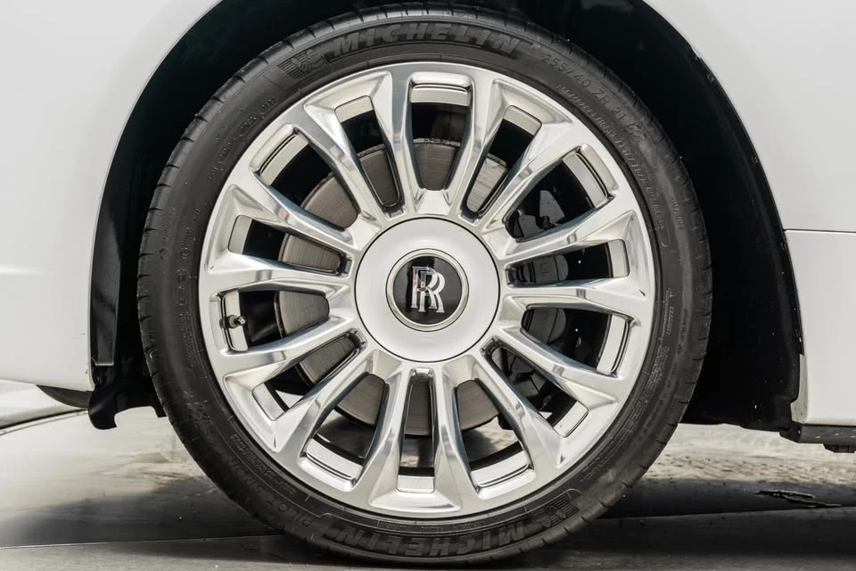 2019 Rolls-Royce Dawn - Image 7 of 15