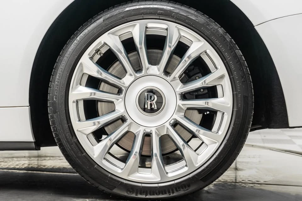 2019 Rolls-Royce Dawn - Image 8 of 15