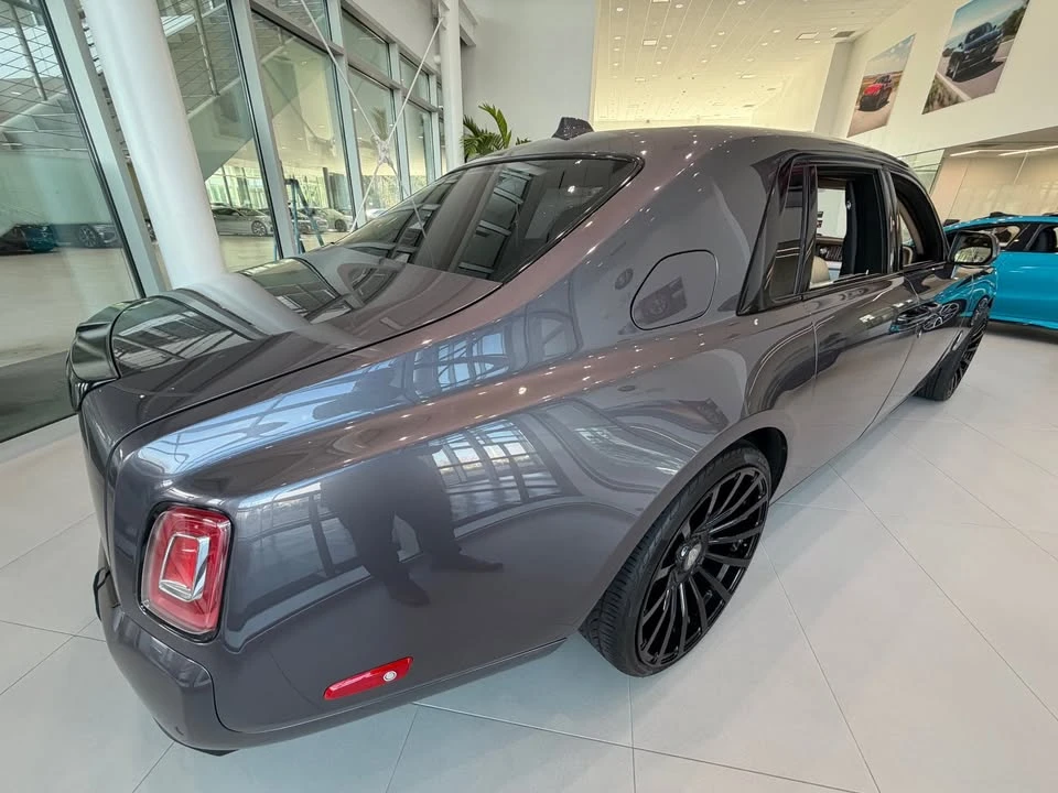 2019 Rolls-Royce Phantom VIII - Image 4 of 11