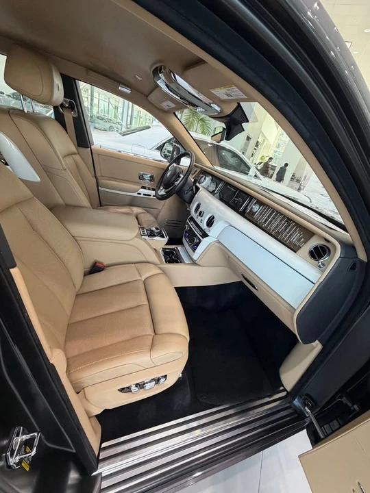 2019 Rolls-Royce Phantom VIII - Image 7 of 11