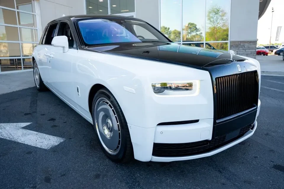 2019 Rolls-Royce Phantom VIII - Image 3 of 16