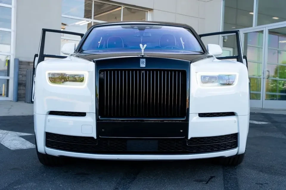 2019 Rolls-Royce Phantom VIII - Image 2 of 16