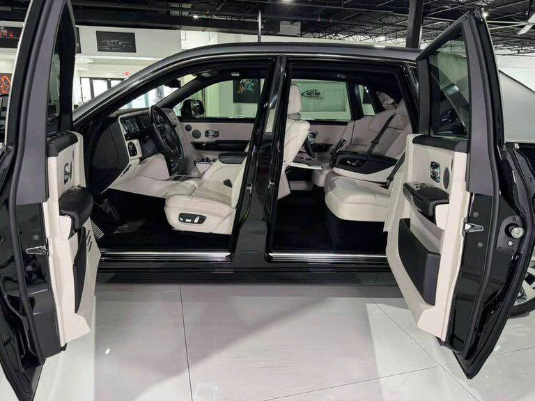2019 Rolls-Royce Phantom VIII - Image 17 of 18