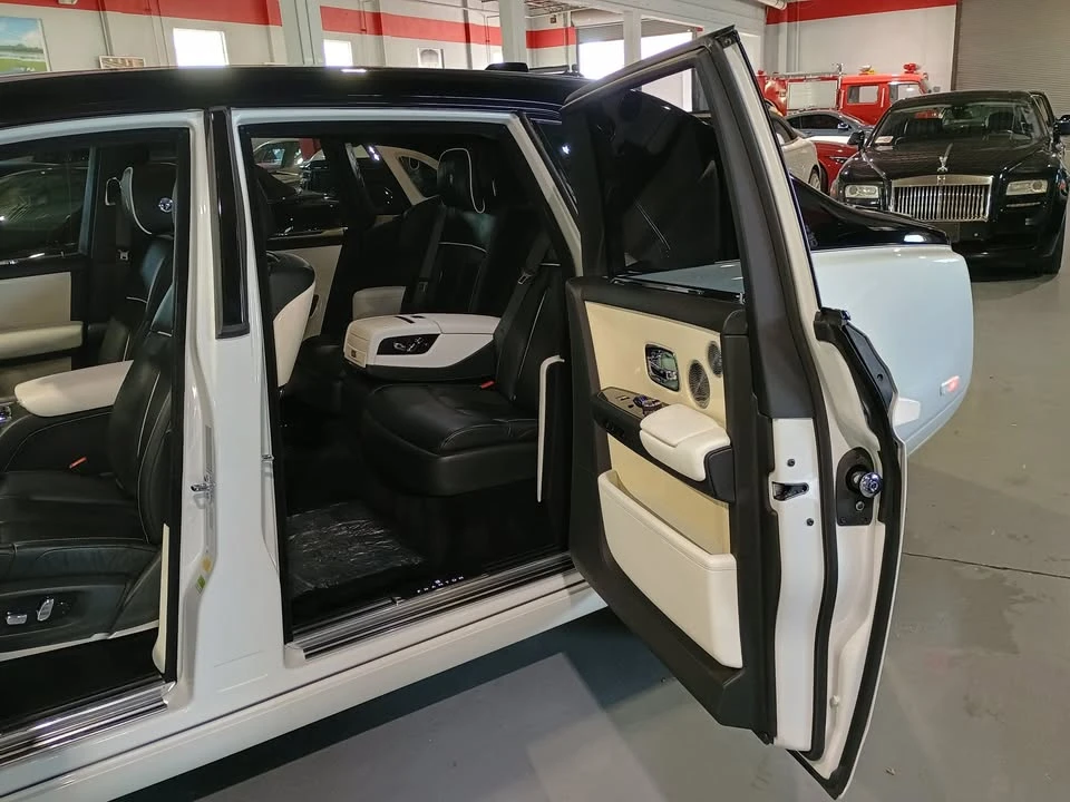 2019 Rolls-Royce Phantom VIII - Image 14 of 20