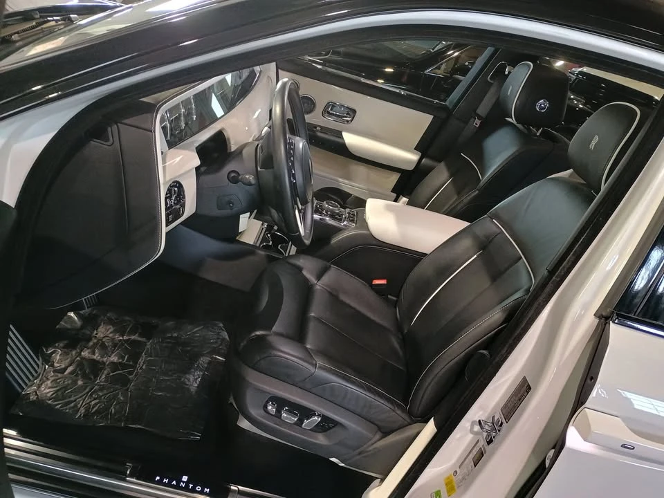 2019 Rolls-Royce Phantom VIII - Image 9 of 20