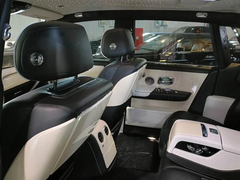 2019 Rolls-Royce Phantom VIII - Image 10 of 11