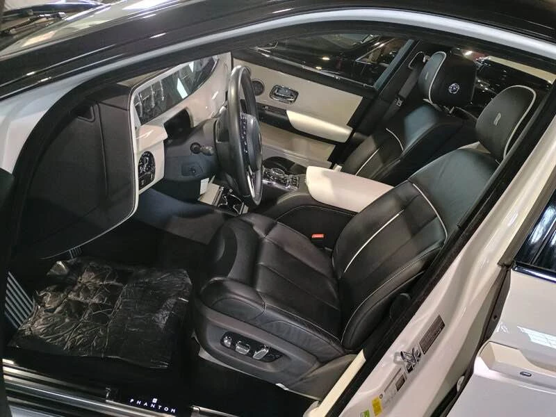 2019 Rolls-Royce Phantom VIII - Image 5 of 11