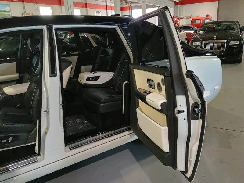 2019 Rolls-Royce Phantom VIII - Image 9 of 11
