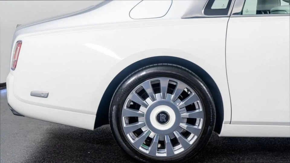 2019 Rolls-Royce Phantom VIII - Image 4 of 12