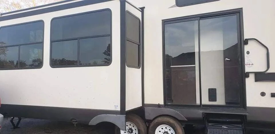 2019 Forest River Wildwood - Image 2 of 21