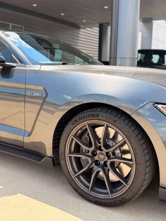 2019 Shelby GT350 - Image 4 of 13