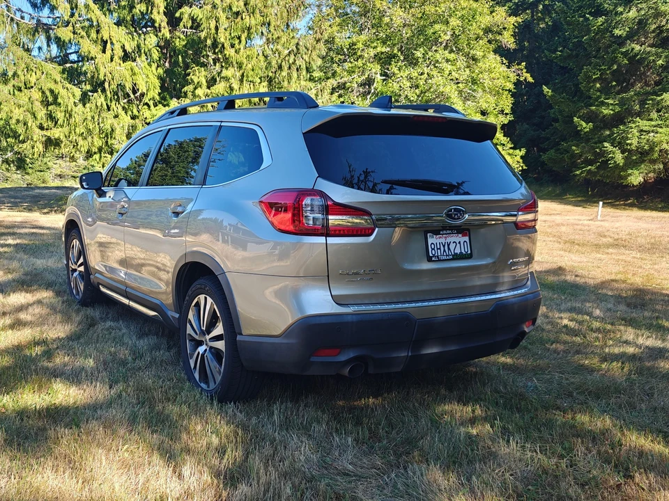 2019 Subaru - Image 7 of 18