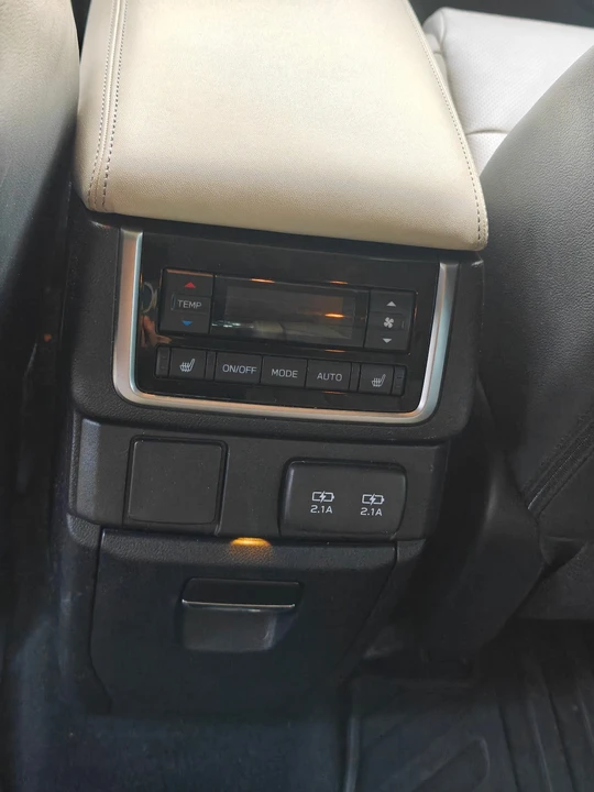 2019 Subaru - Image 16 of 18