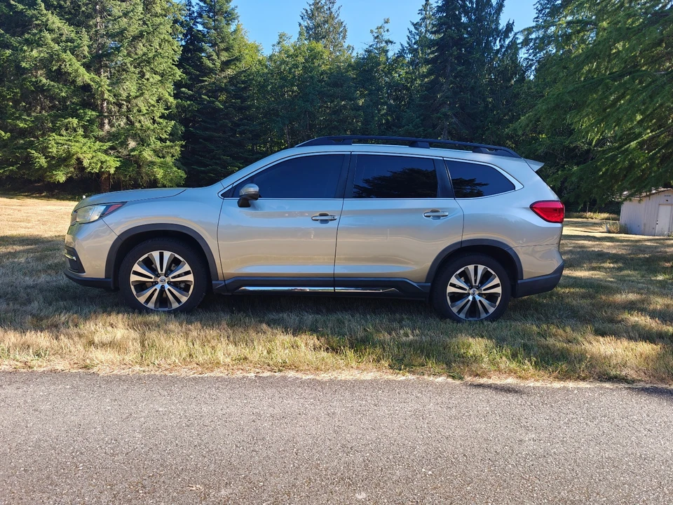 2019 Subaru - Image 2 of 18