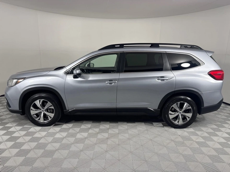 2019 Subaru - Image 9 of 12