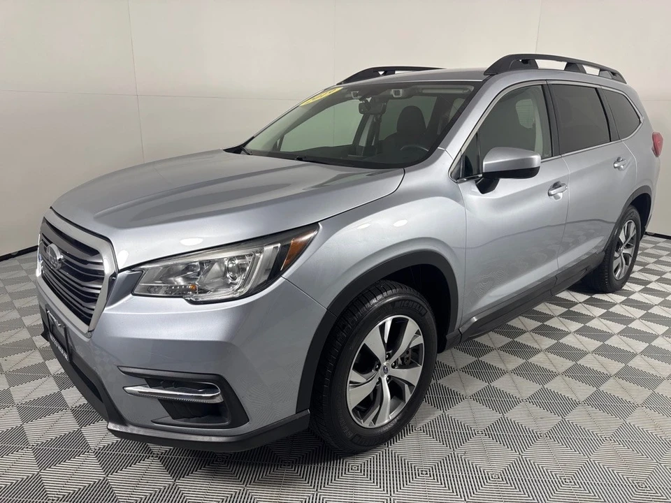 2019 Subaru - Image 10 of 12