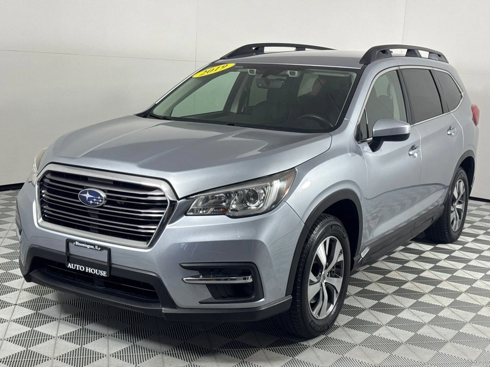 2019 Subaru - Image 11 of 12