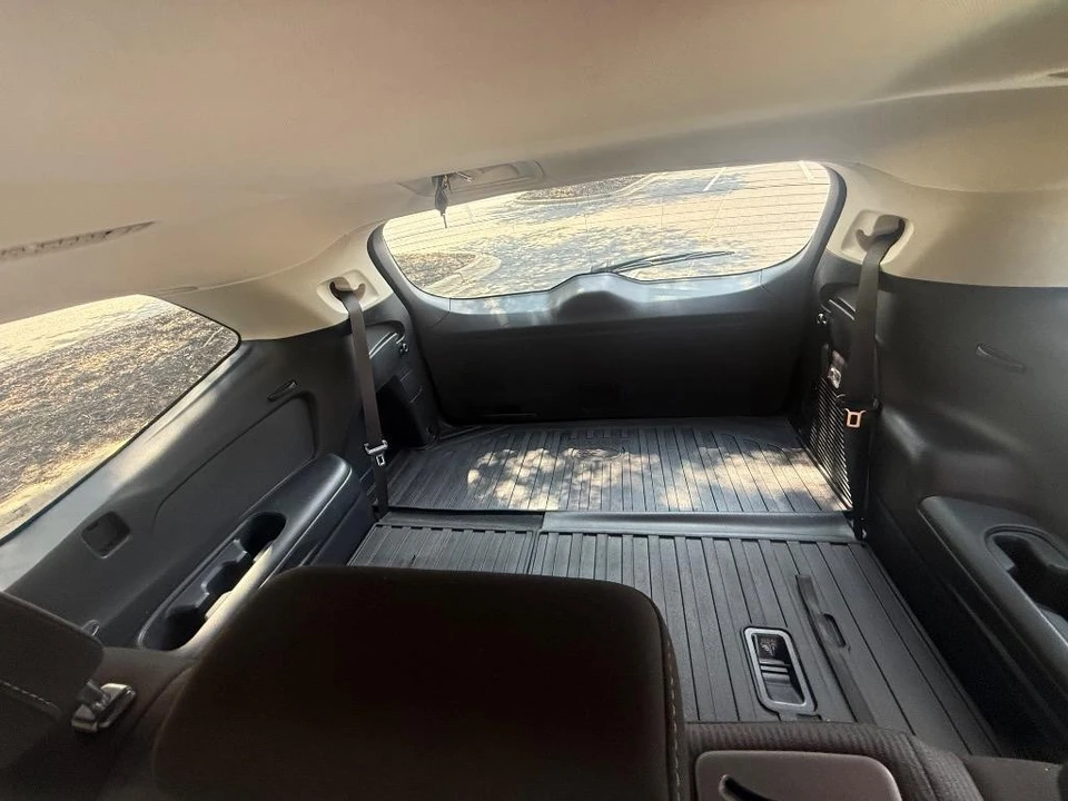 2019 Subaru - Image 18 of 30