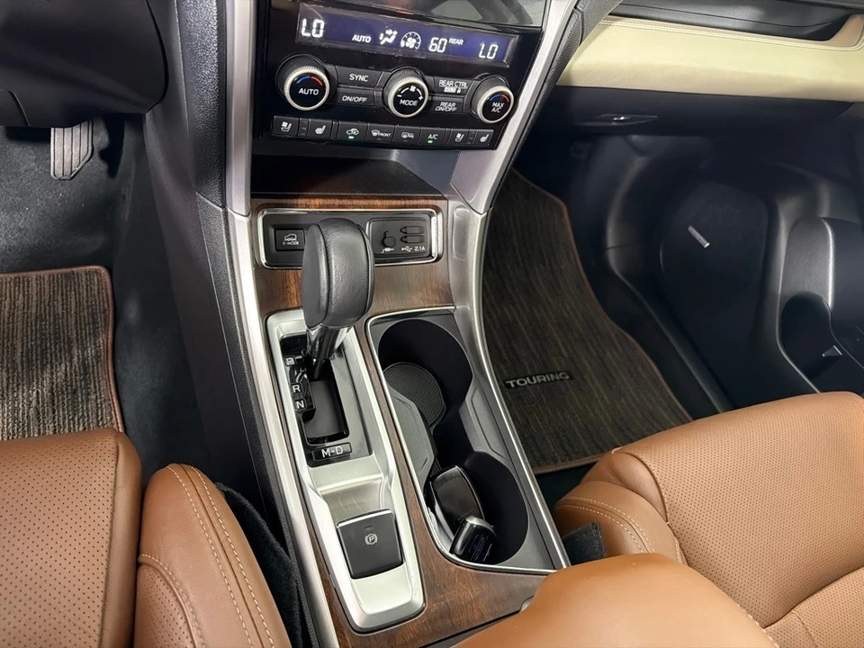 2019 Subaru - Image 18 of 28