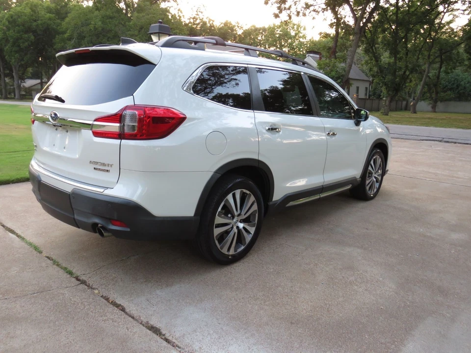 2019 Subaru - Image 11 of 12