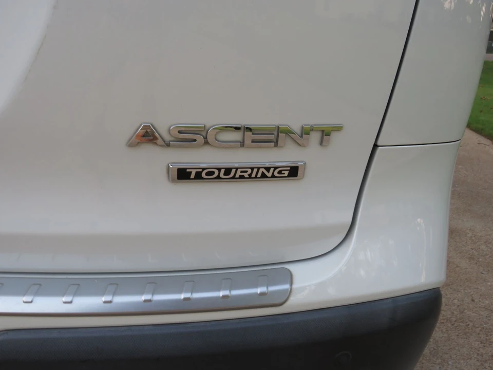 2019 Subaru - Image 10 of 12